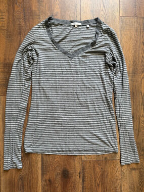Vince Gray Y2K Striped V-Neck Long Sleeve Top M